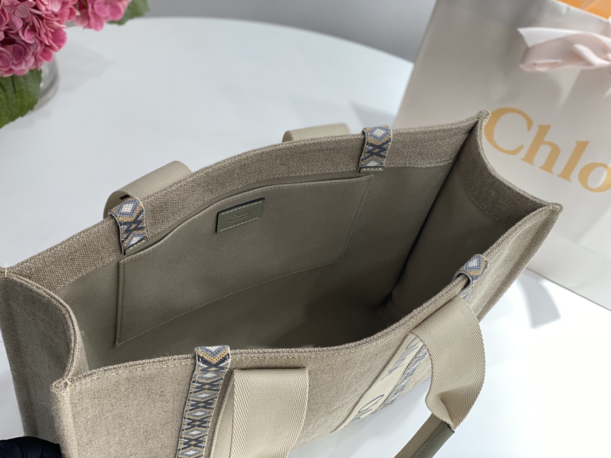 Chloe Large Woody Tote Bag In Linen 